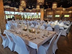 DanceInn & Schlosshof | Münchwilen Feiere Deinen schönsten Tag im Dance Inn oder Schlosshof